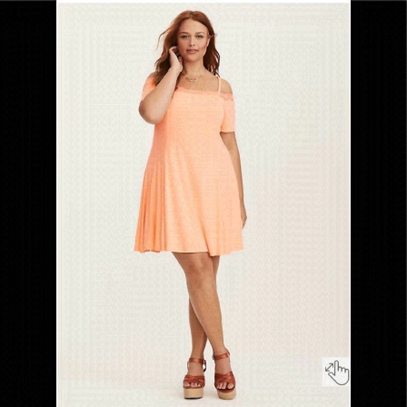 𝅺torrid LACE TRIM COLD SHOULDER FLUTED DRESS size 1x - Picture 1 of 9